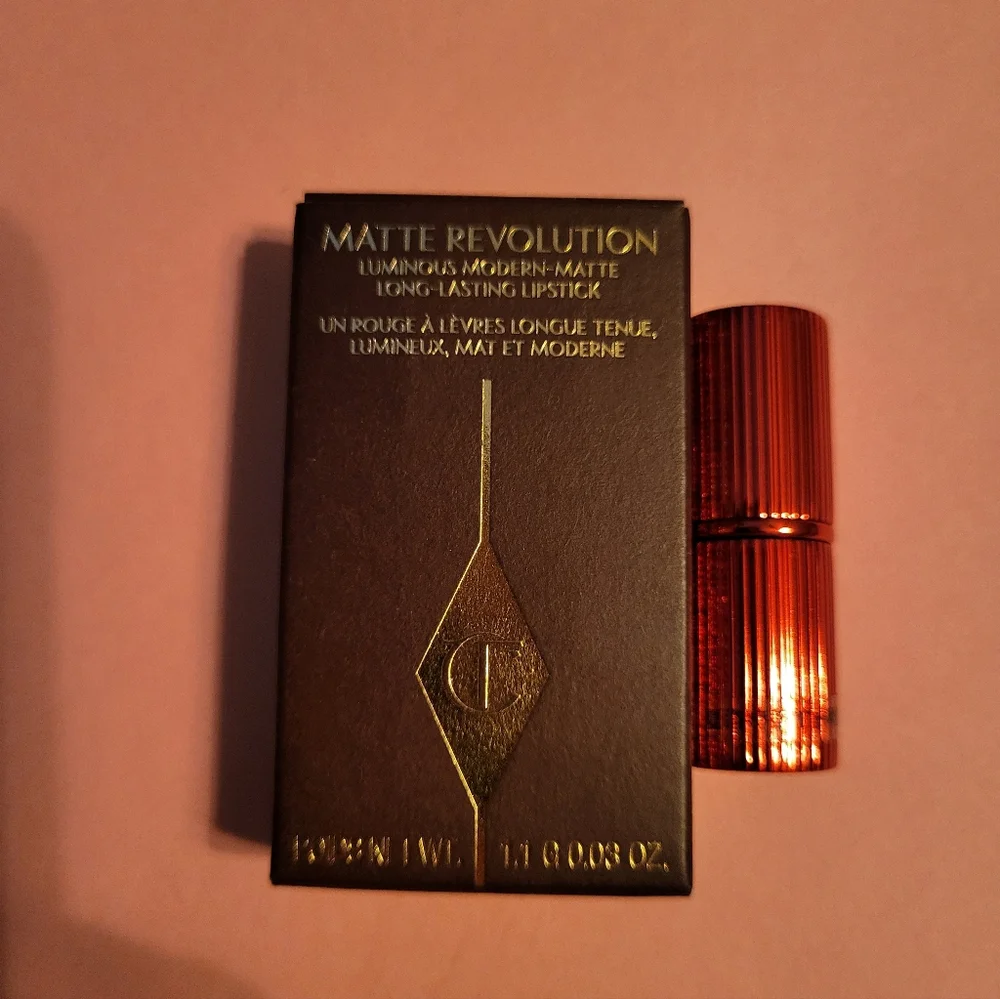 Charlotte Tilbury Matte Revolution Lipstick: Cinematic Red .03oz (Travel Sz) NIB - Picture 6 of 7